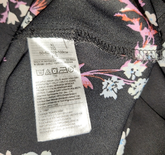 Banana Republic Black Floral Blouse - Picture 5 of 6